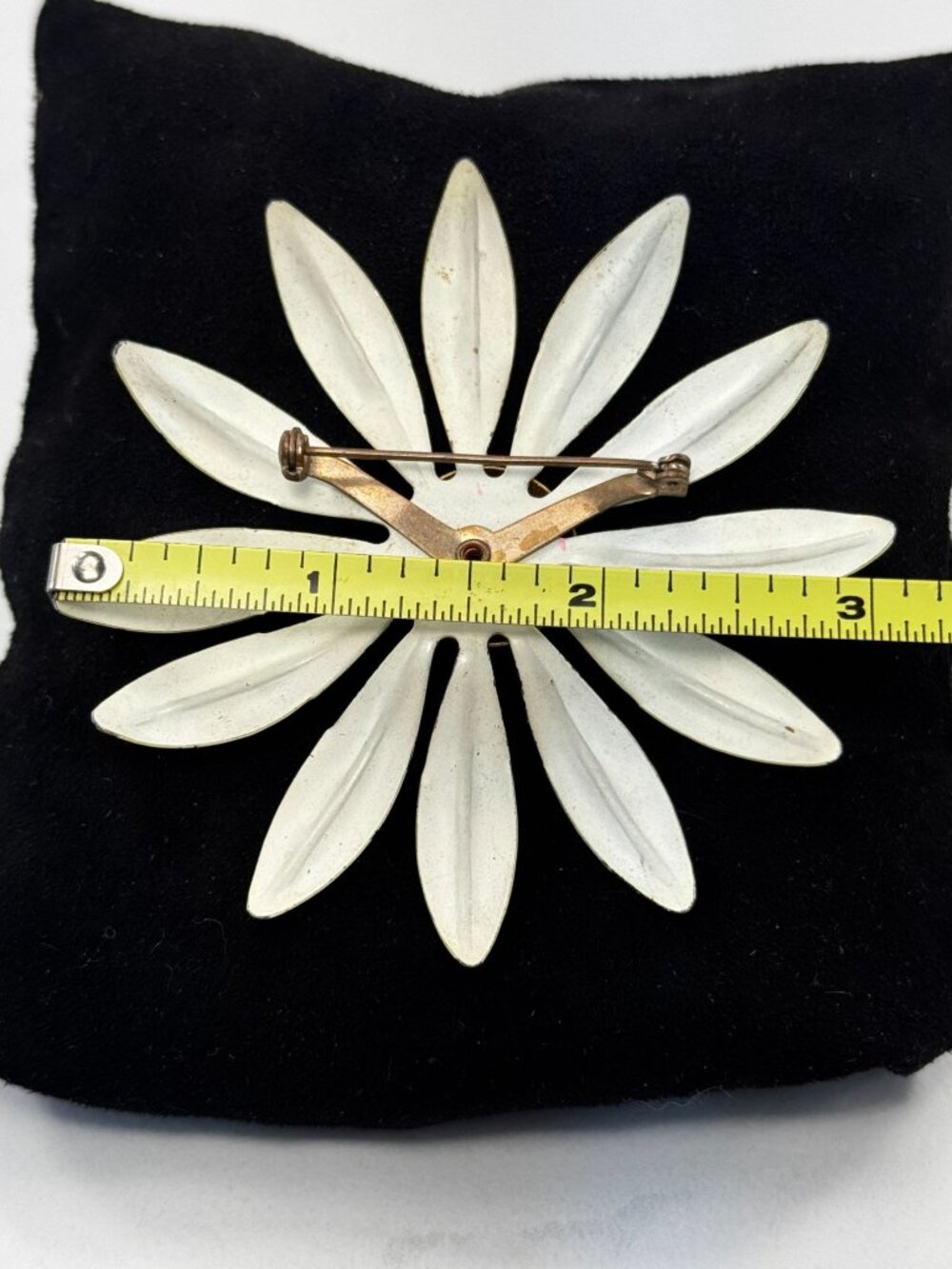 Vintage 1960s Yellow Enamel Daisy Flower Brooch Large Mod Statement Pin - Picture 4 of 8